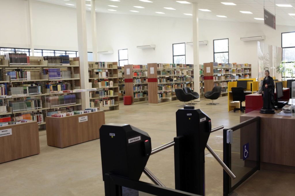 Biblioteca PUC Londrina